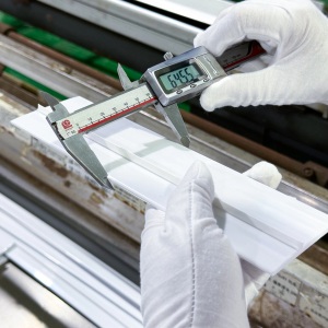 Glass door seal profile measurement during quality inspection