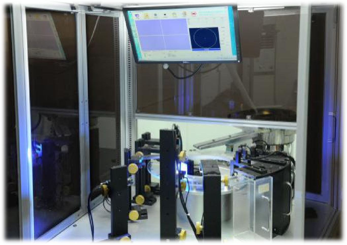 Automated sorting machine performing 100% CCD inspection of rubber parts