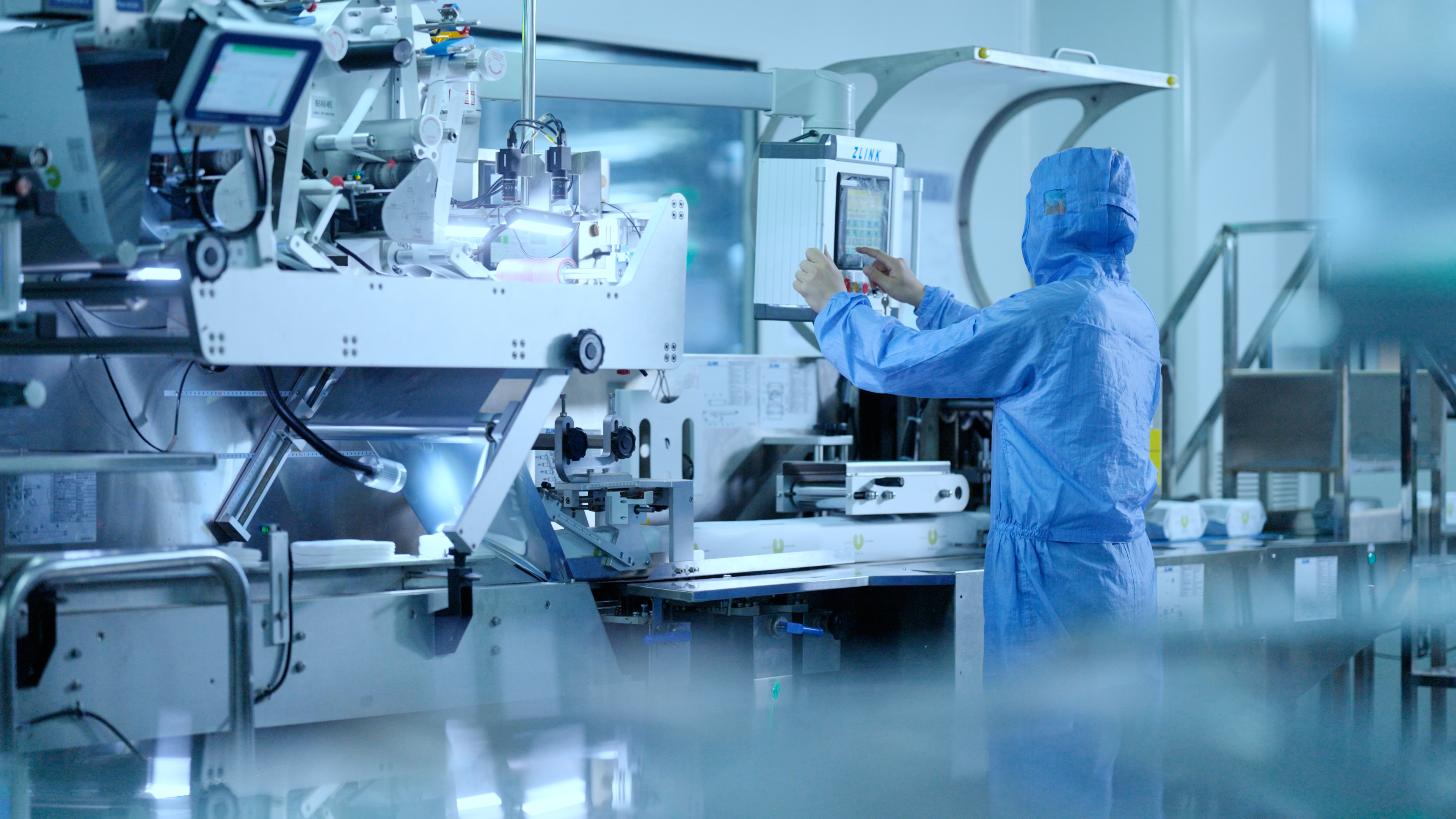 Fully automated wet wipes production line at Uniquality