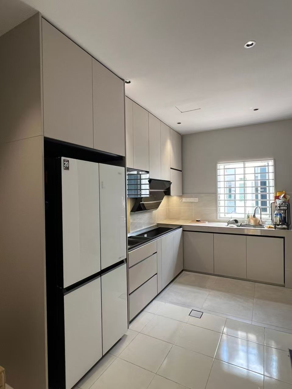 All-aluminum honeycomb panel kitchen installation showcasing seamless waterproof and fireproof surfaces