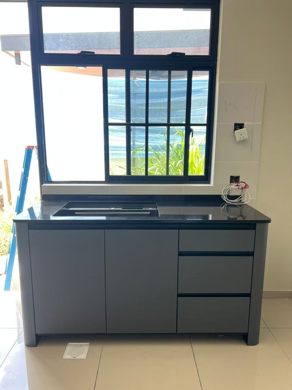 Modular kitchen cabinet installation using Nanbeiwang all-aluminum honeycomb panels