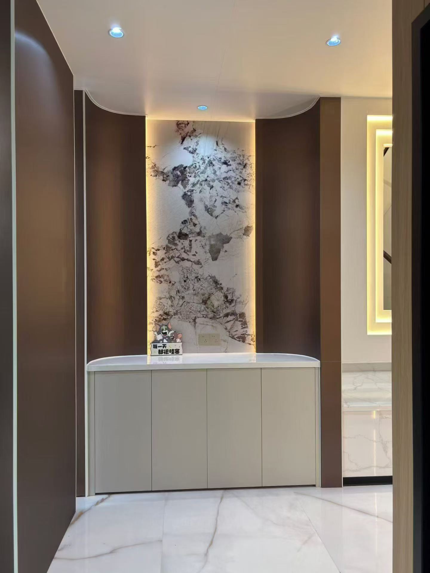 All-aluminum honeycomb panel cabinet installation corner cabinet effect