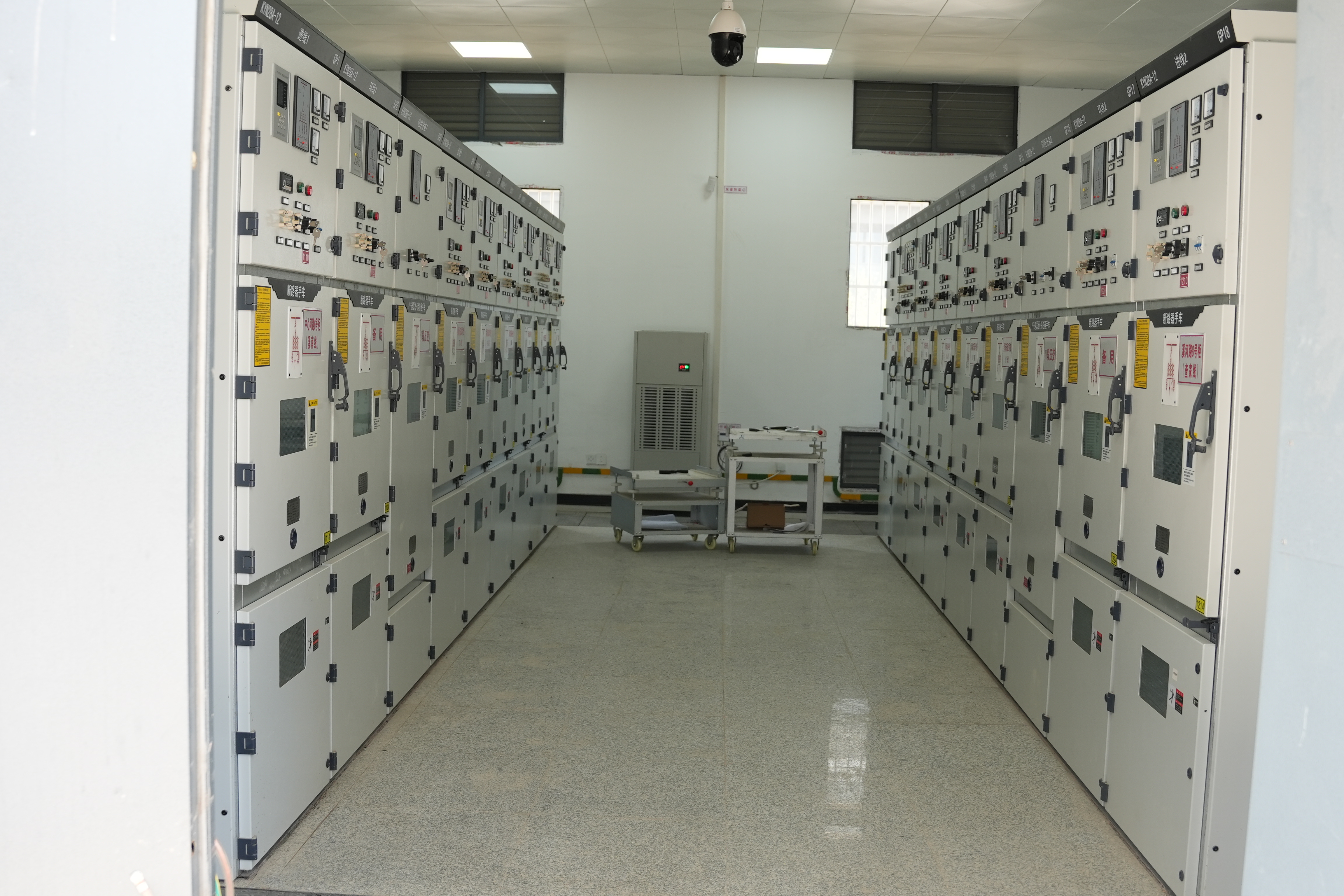 KYN28-12 switchgear in a substation scenario
