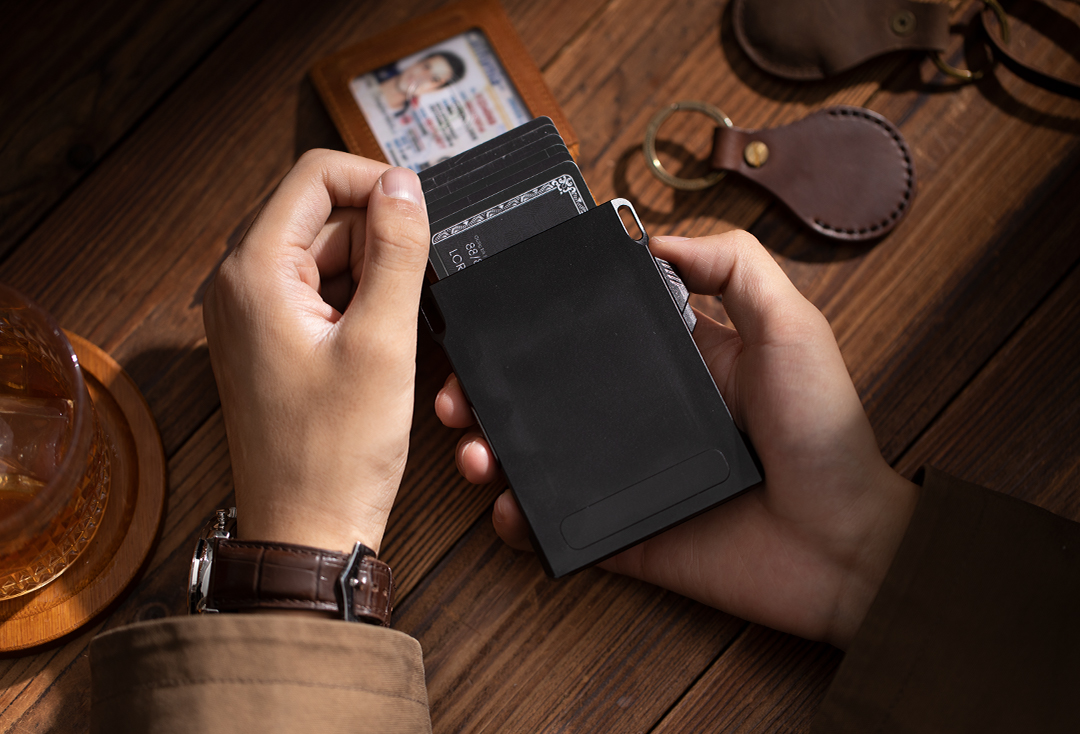 LORZOR RFID blocking test at 13.56 MHz for men RFID wallet