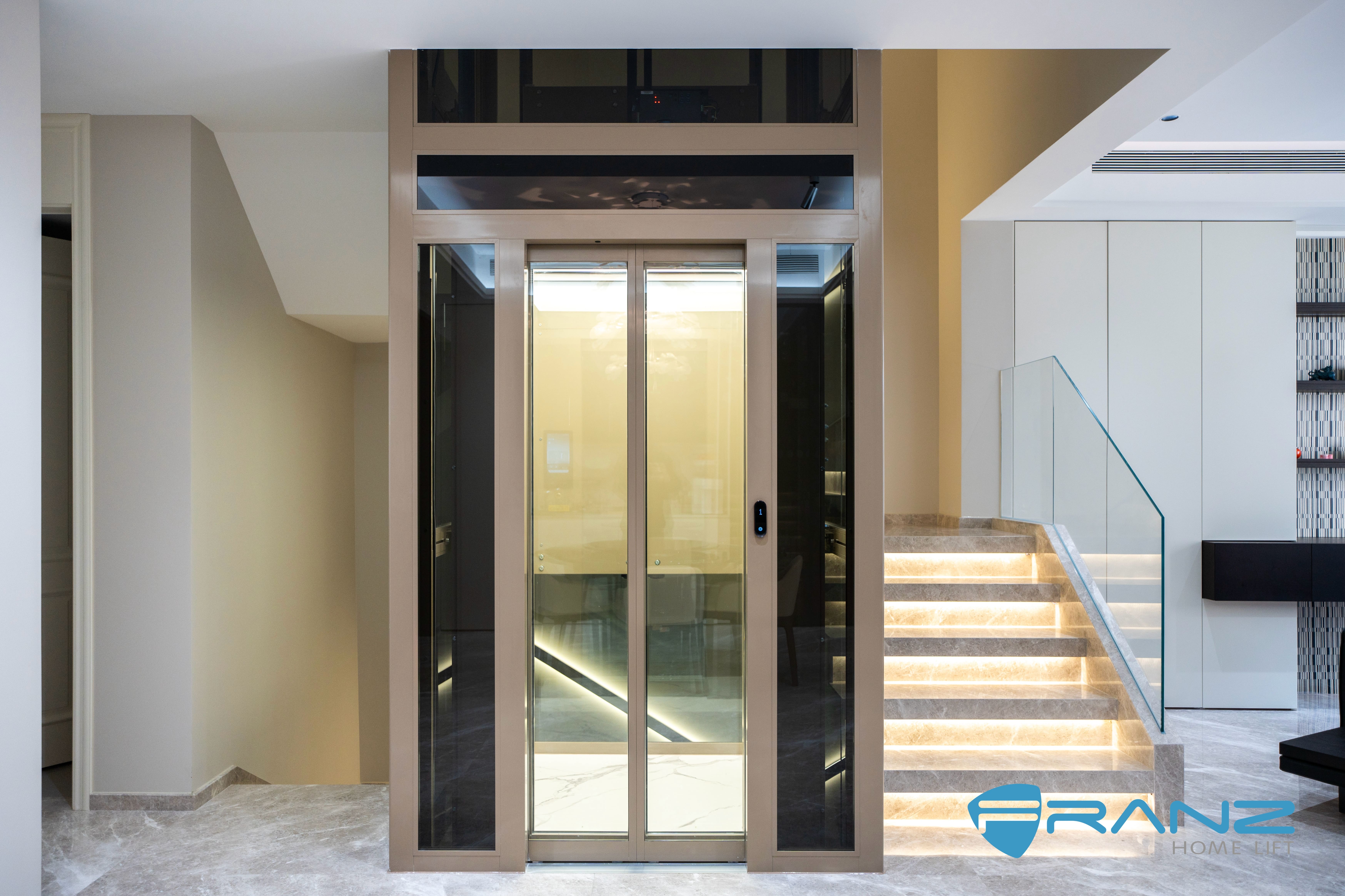 Glass lift
