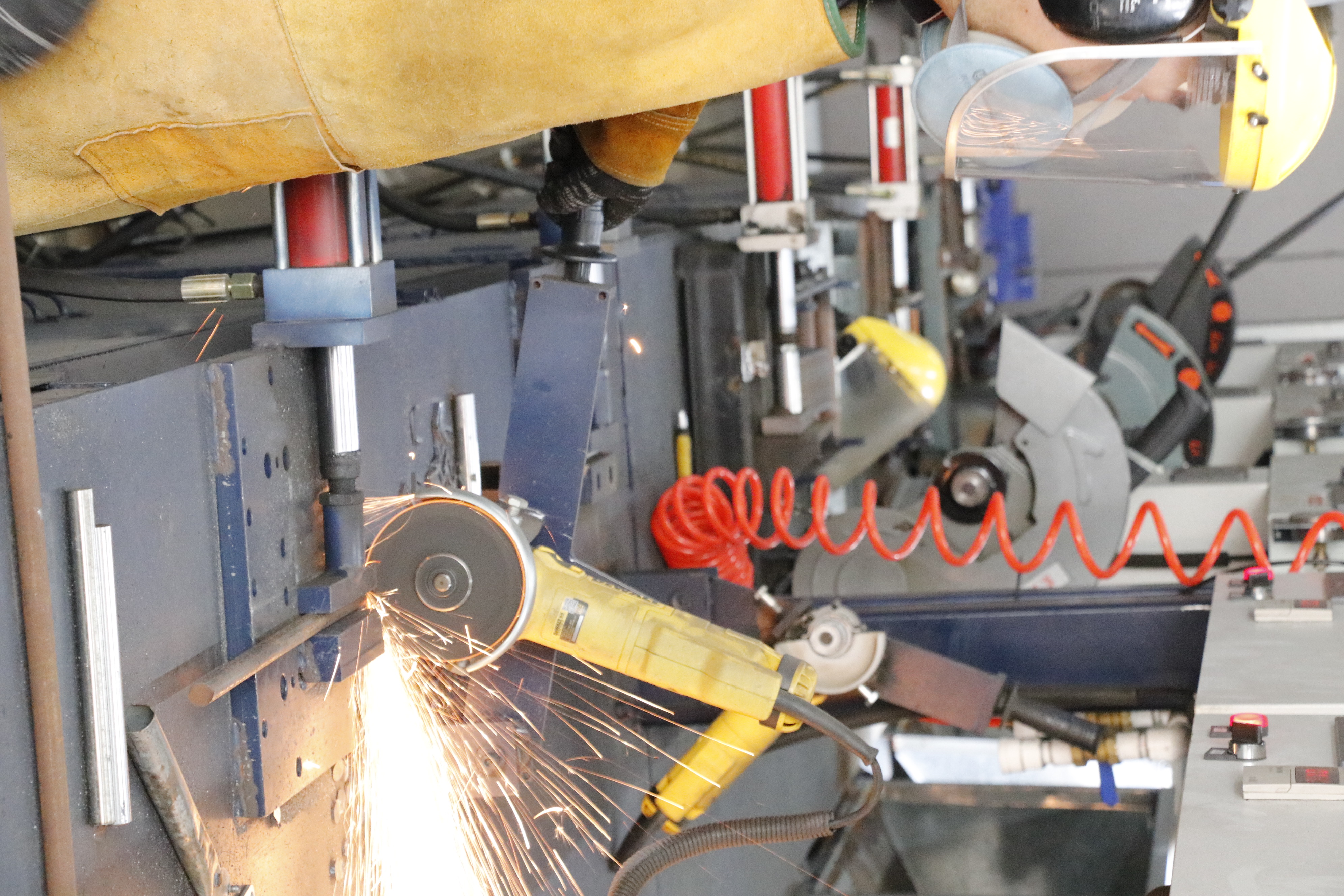 Cutting steel bars