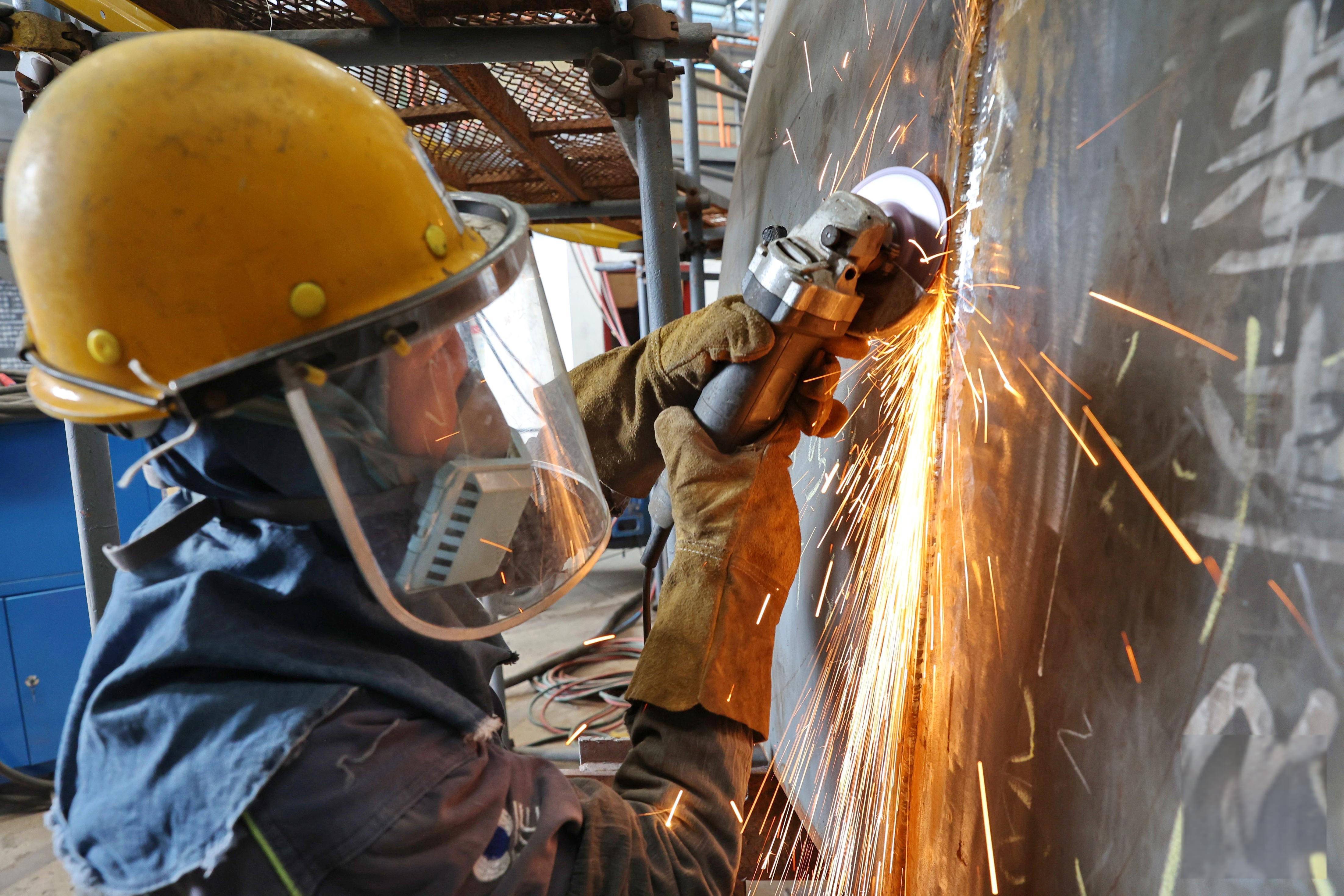 Cutting disc application in shipyard for metal cutting