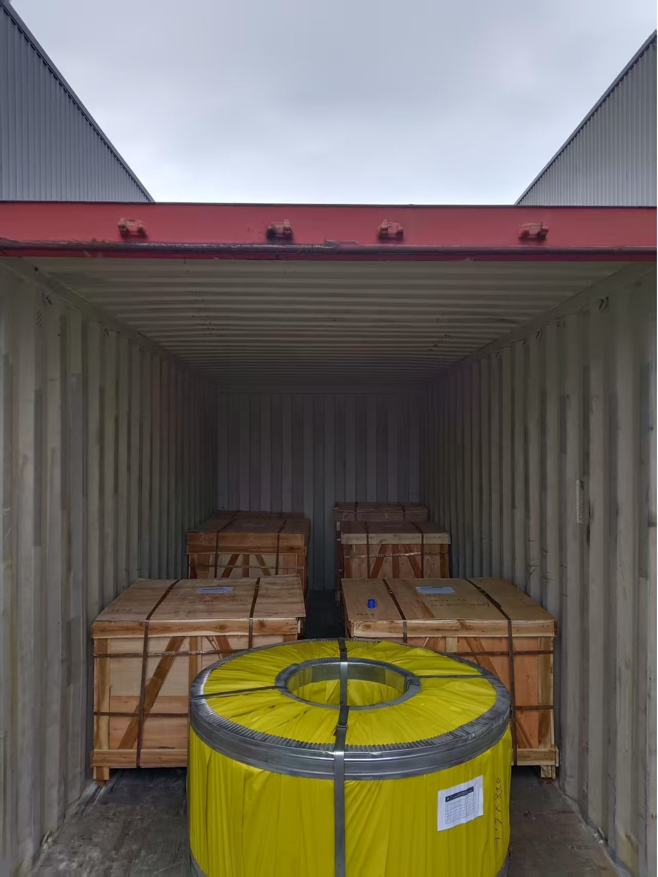 Loading stainless steel containers for export to global markets
