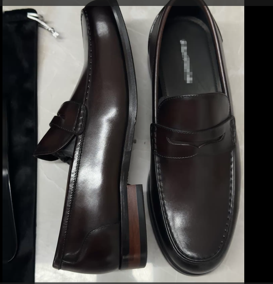 Shoes delivered to a Canadian client