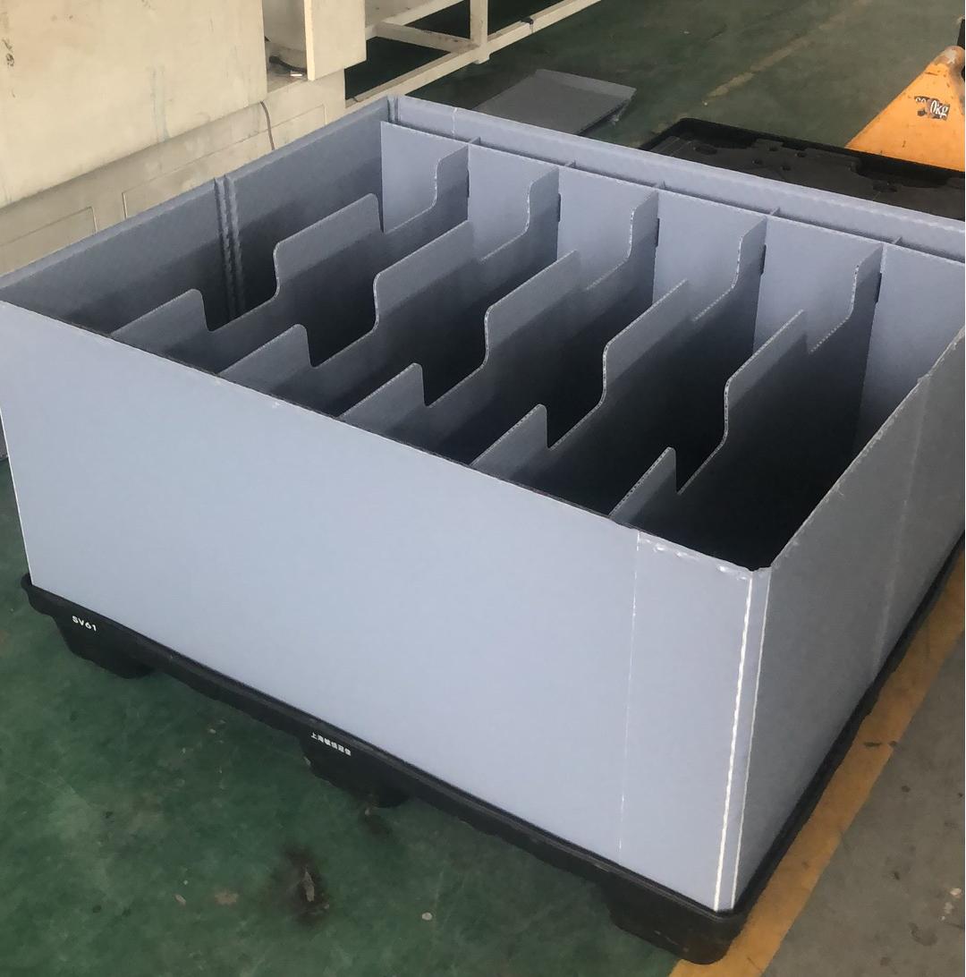 Industrial pallet box for heavy-duty logistics