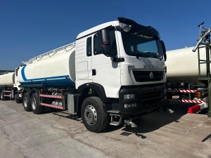 SINOTRUK HOWO TX WATER TANKER TRUCK