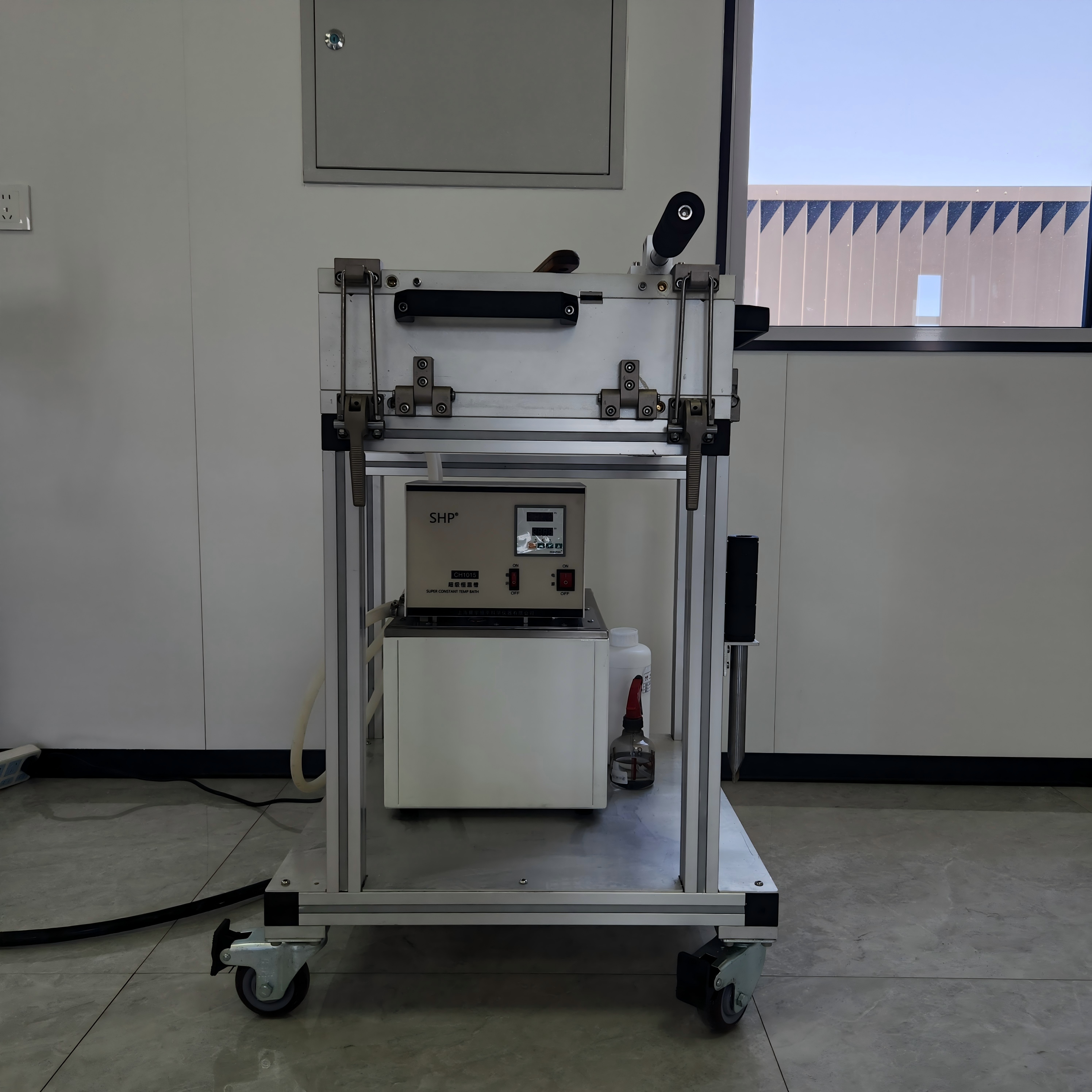 XINFA foam testing machine in R&D lab