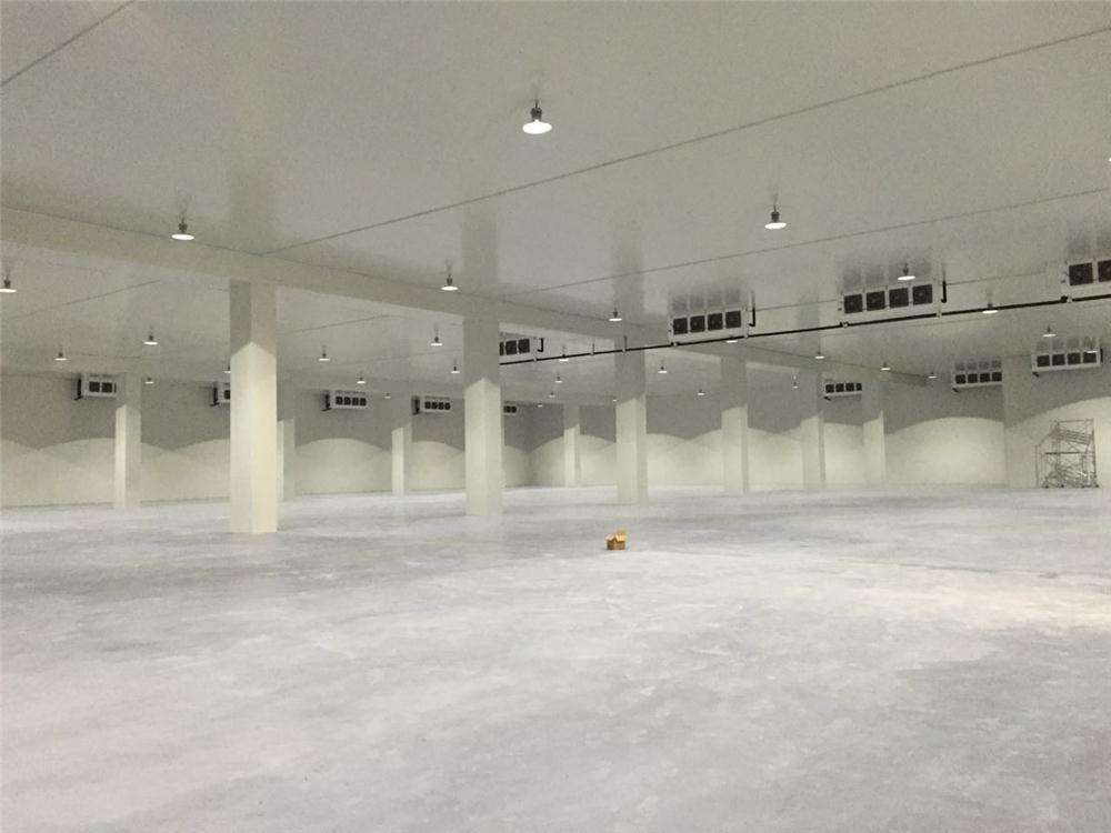 Polyurethane spraying foam application at construction site in Poland using XINFA polyester polyol
