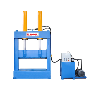 Hydraulic baler machines