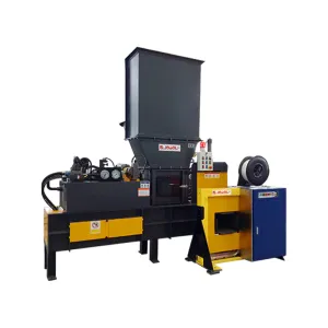Hydraulic baler machines