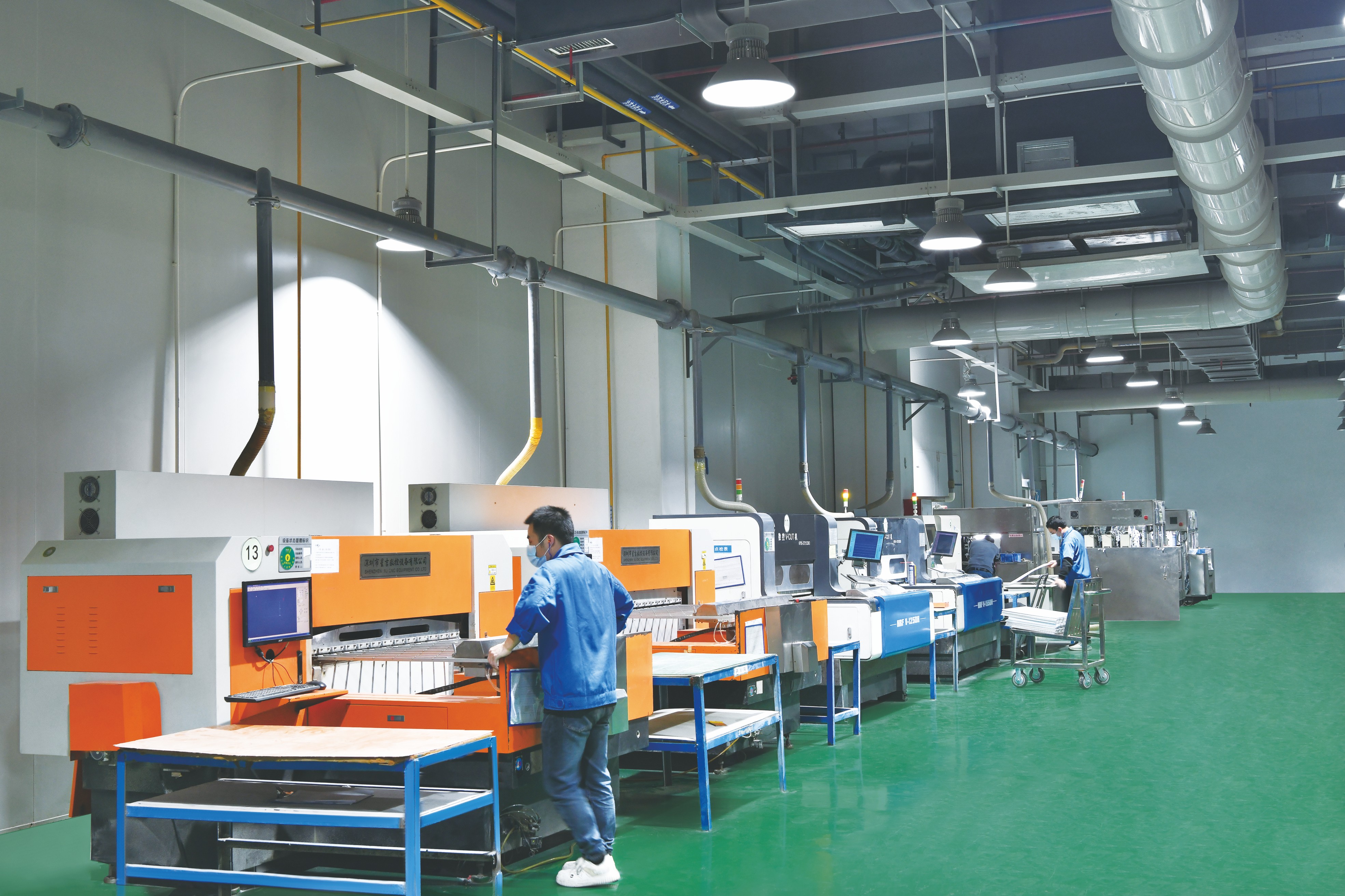 V-CUT process ensuring precision in LED PCB fabrication at WODE