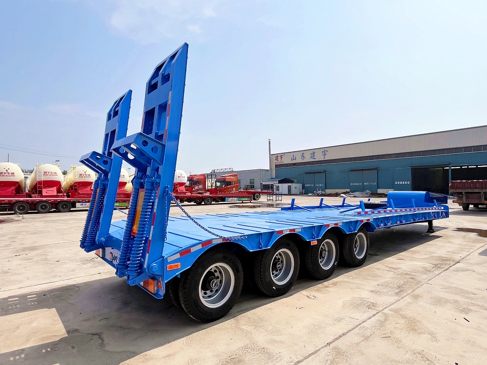Low bed semi trailer