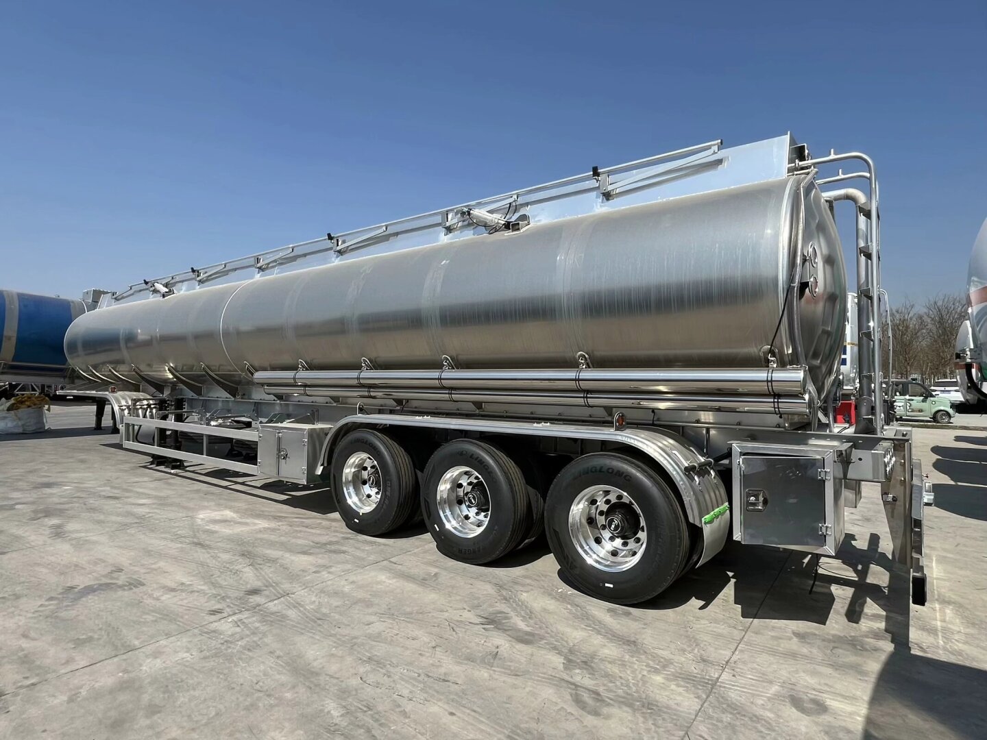 Fuel tanke trailer