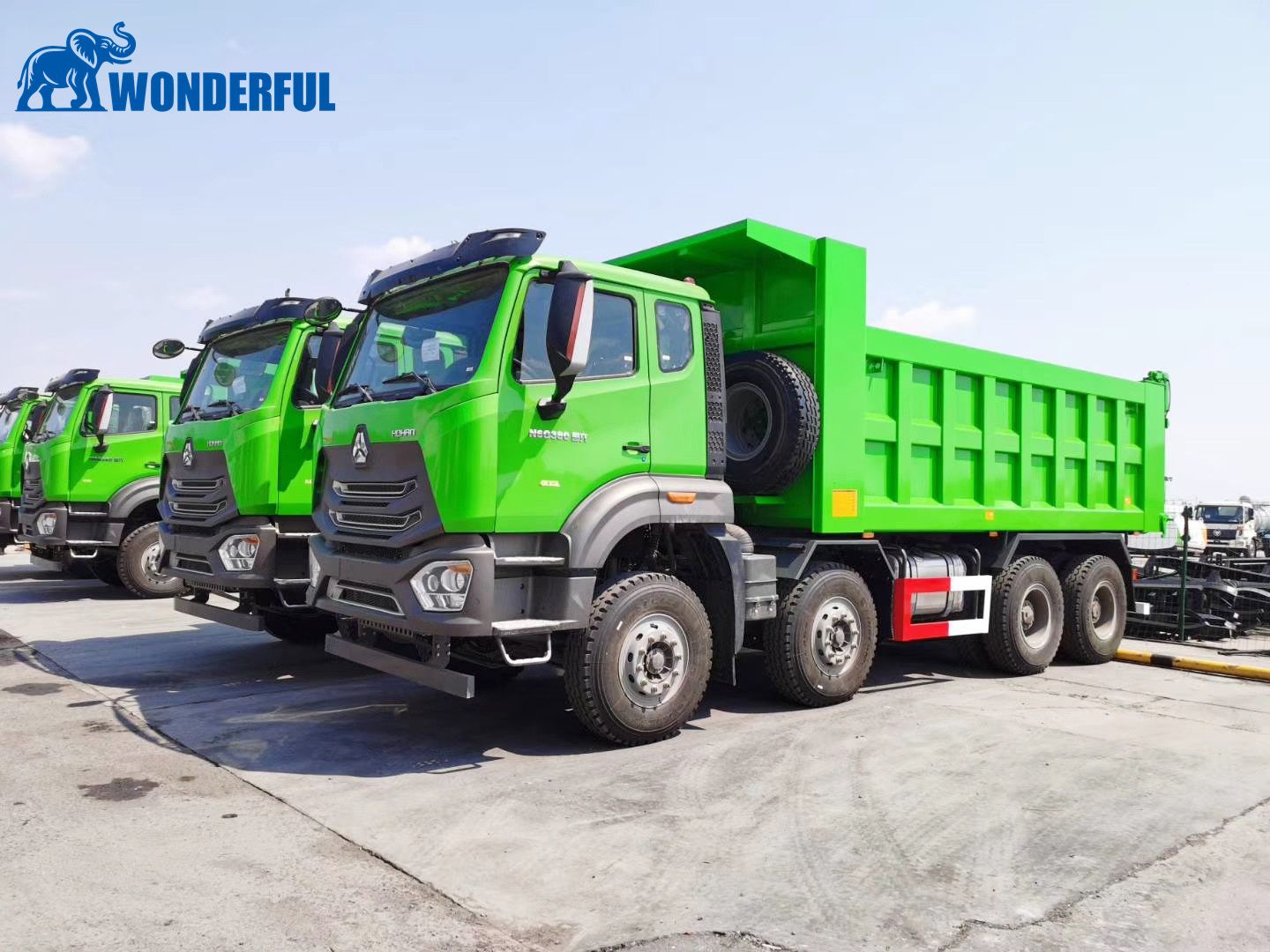 DUMP TRUCK