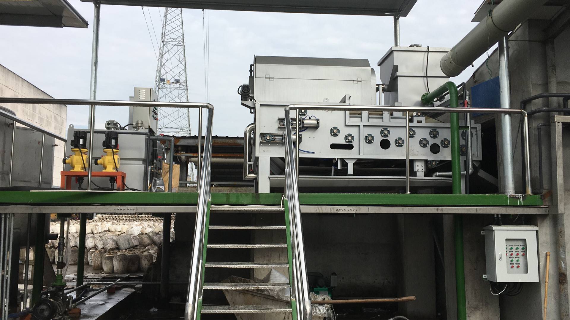 FTB-2000 drum thickening belt filter press in distillery/brewery application