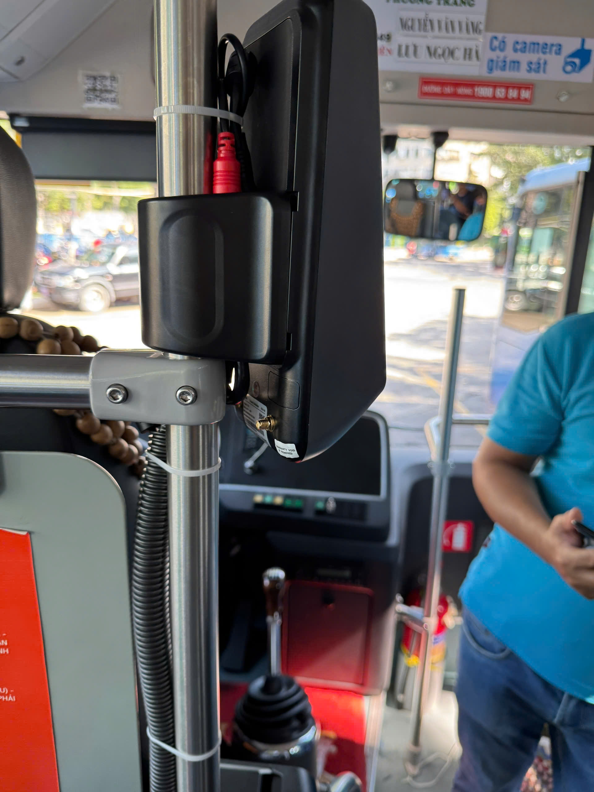 Telpo T10 ticket validator supporting digital public transport ticketing in Vietnam