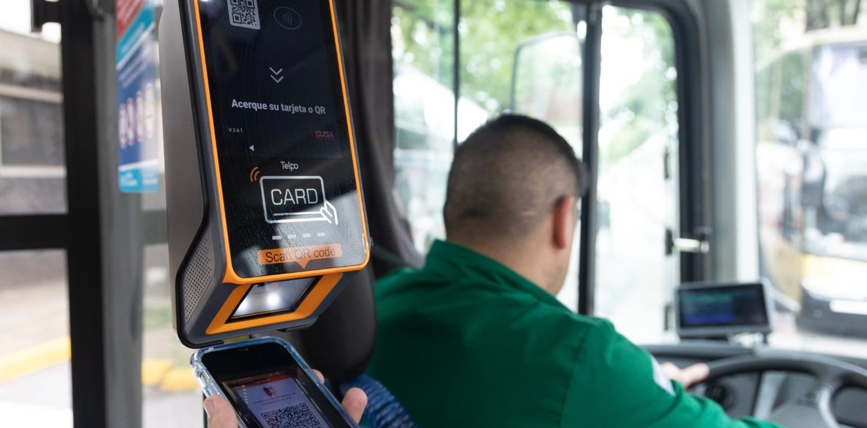 Telpo T20 ticket validator installed in Buenos Aires public transit for NFC and QR fare payment