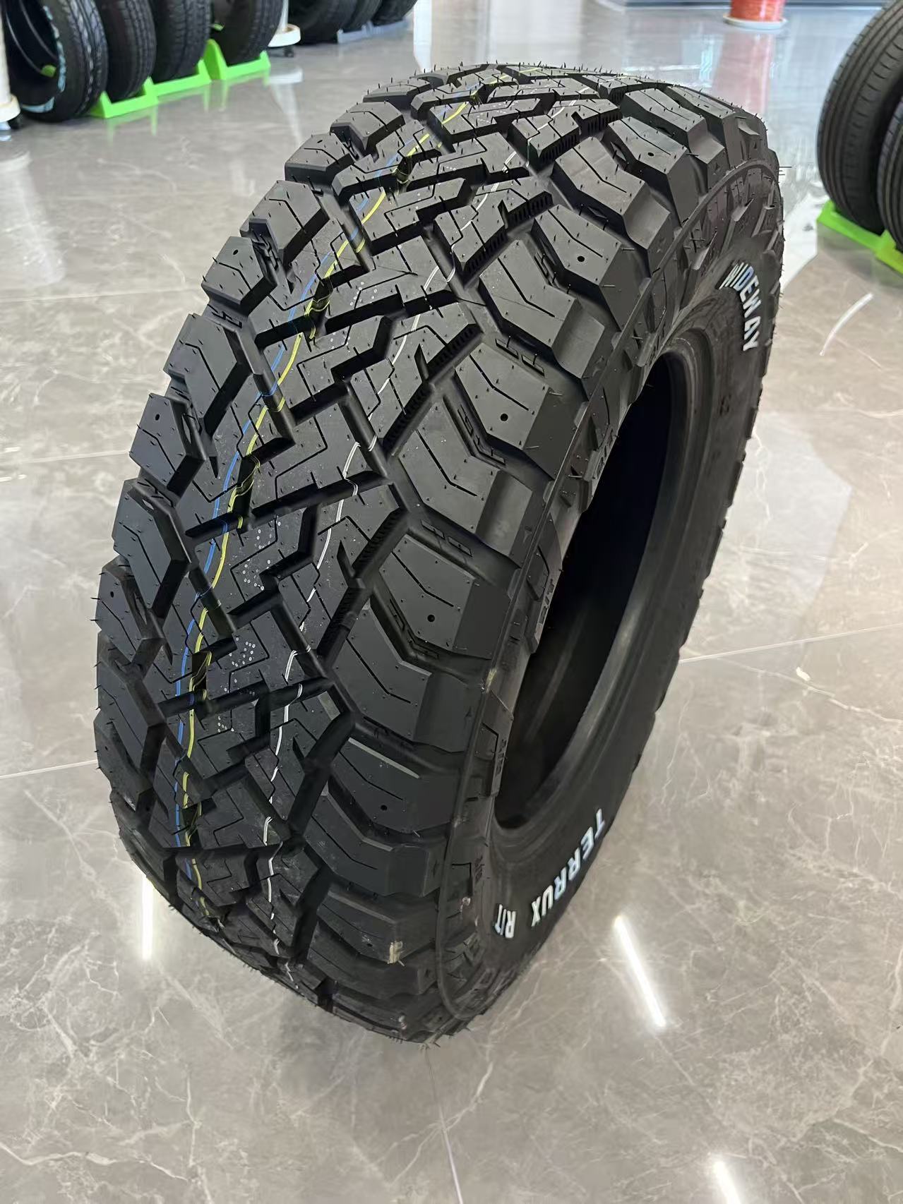 OFF-ROAD TIRE