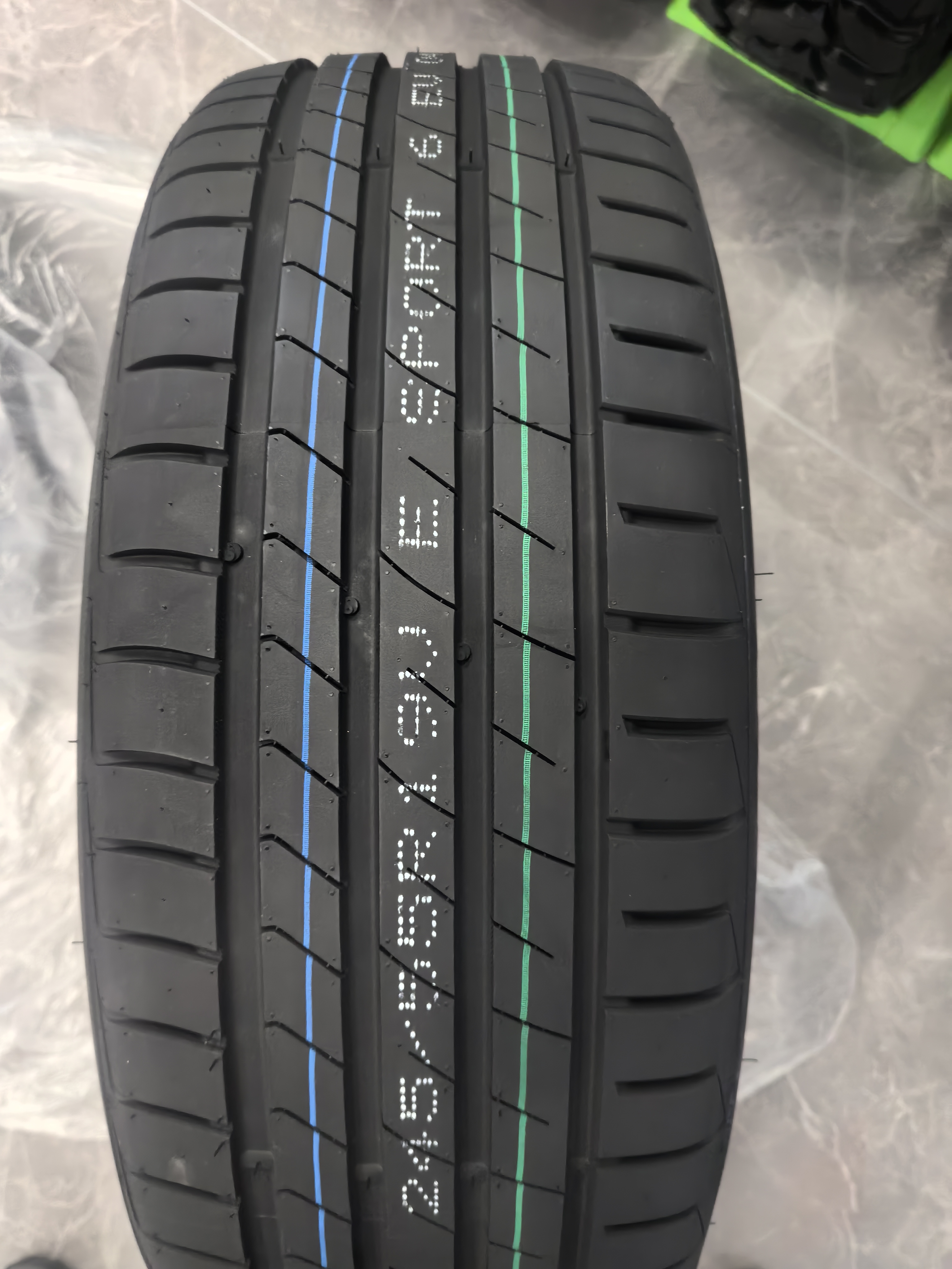 Sportsway II 255/55R18 Tire on Vehicle