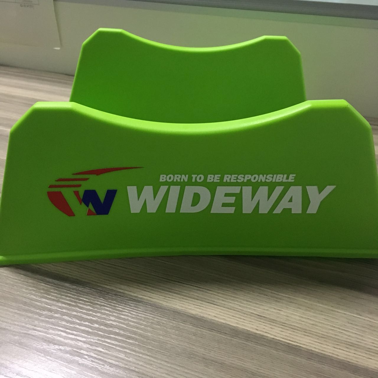 Tire display base used in WIDEWAY distributor programs