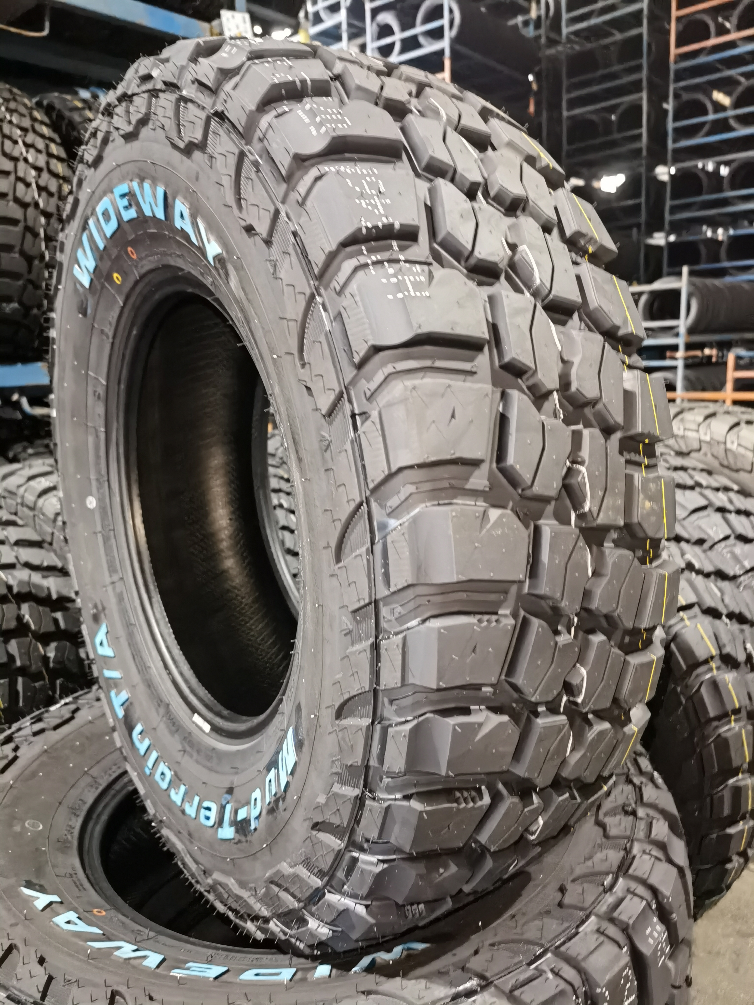 MUD-TERRAIN MT6 LT265/70R17 mud terrain off-road tire