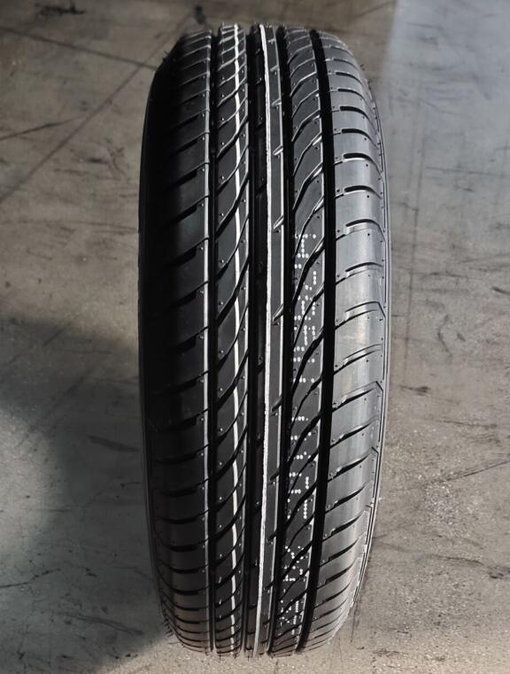 SAFEWAY+ passenger car tire