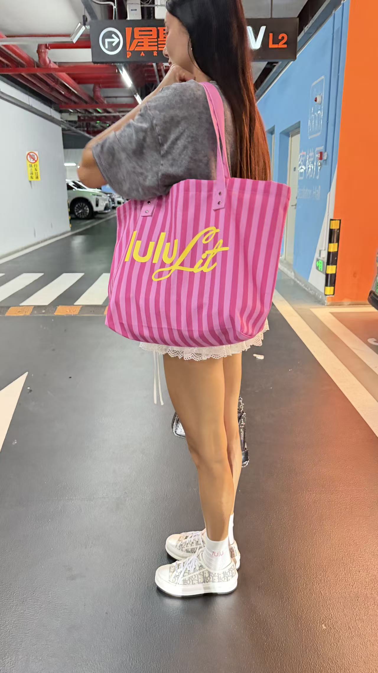 Tote bag produced by YULITE for a flagship store client