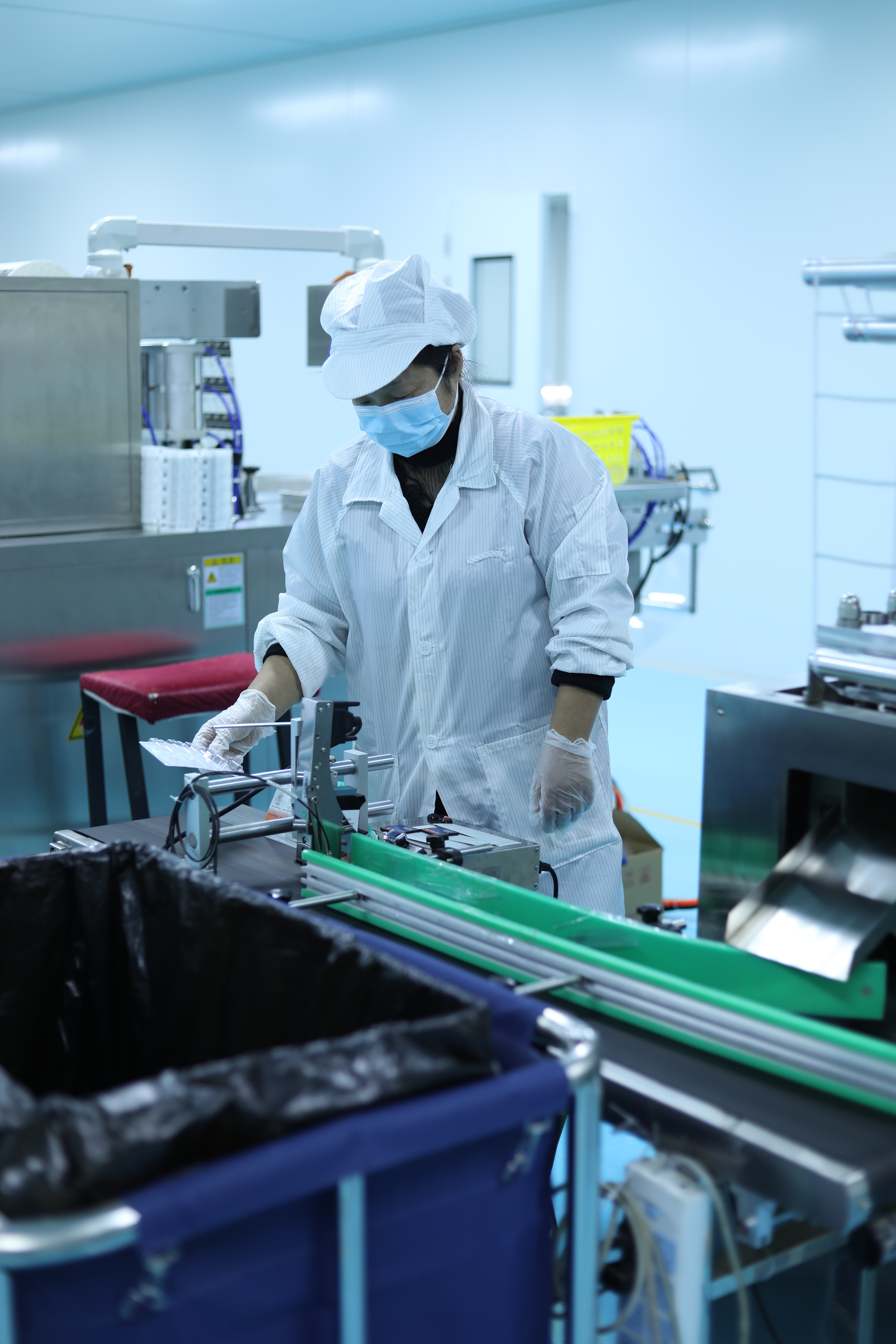 Sterile tattoo cartridge packaging line used by CREDITECH MED