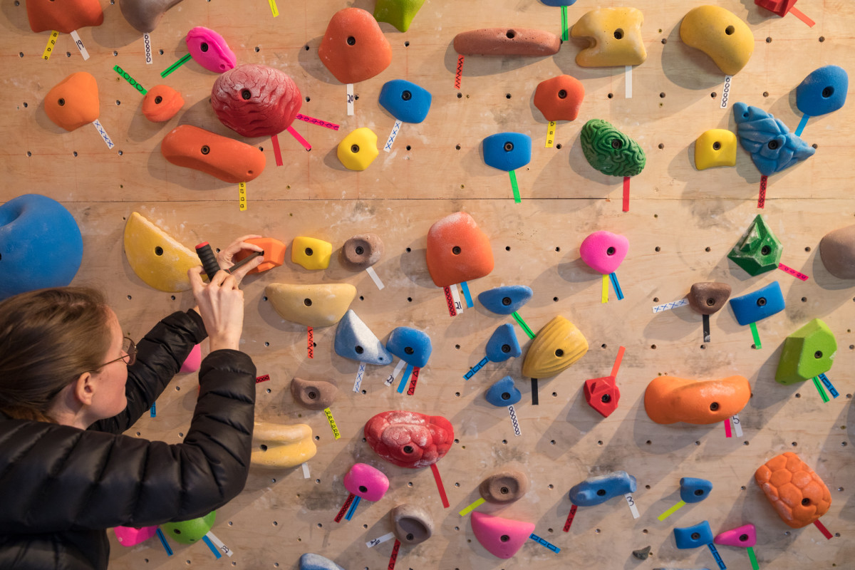 Cast polyurethane rock climbing points for sports equipment
