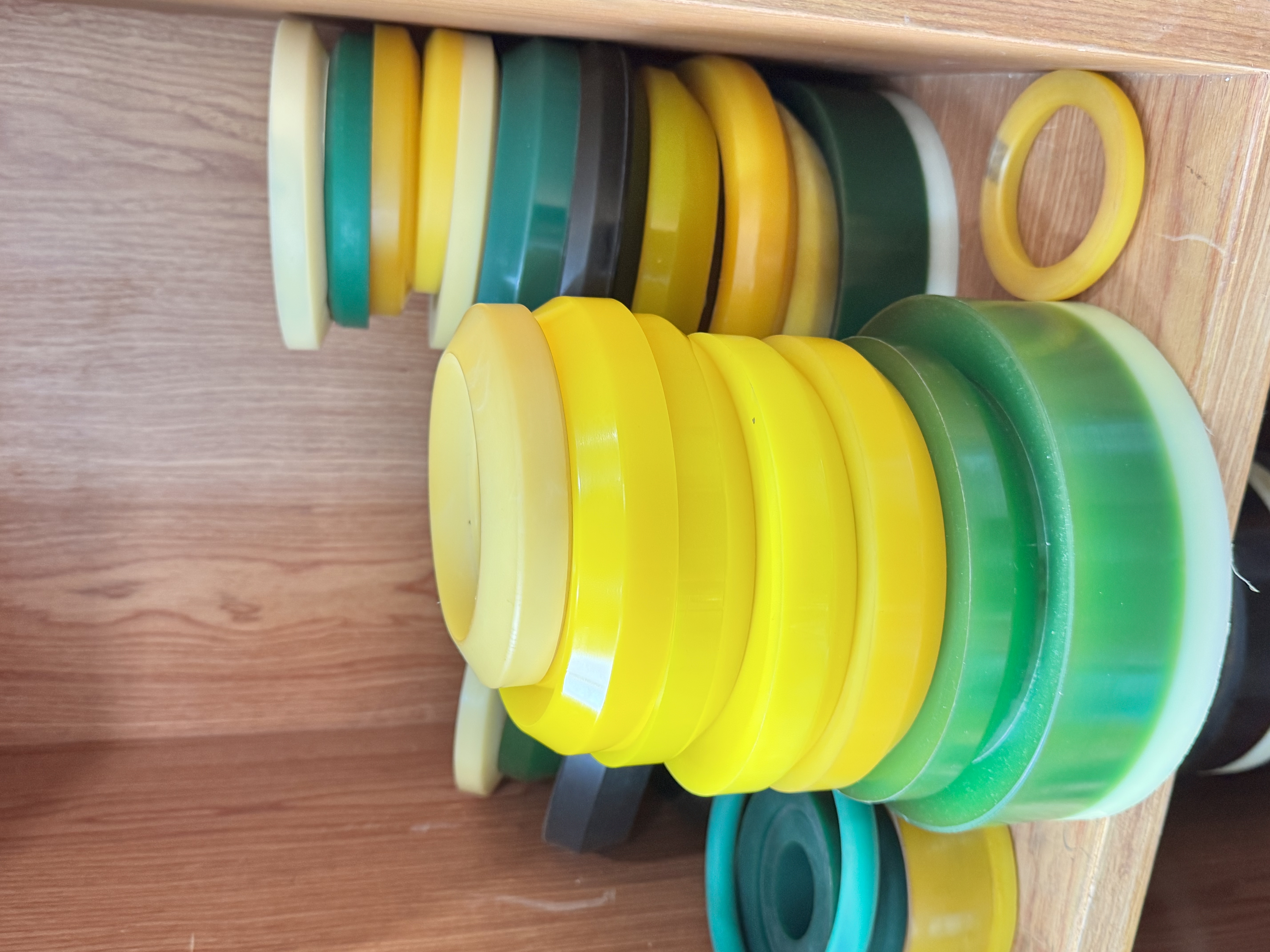 Multi-color Polyurethane Traction Wheels Assortment – application in mining machinery