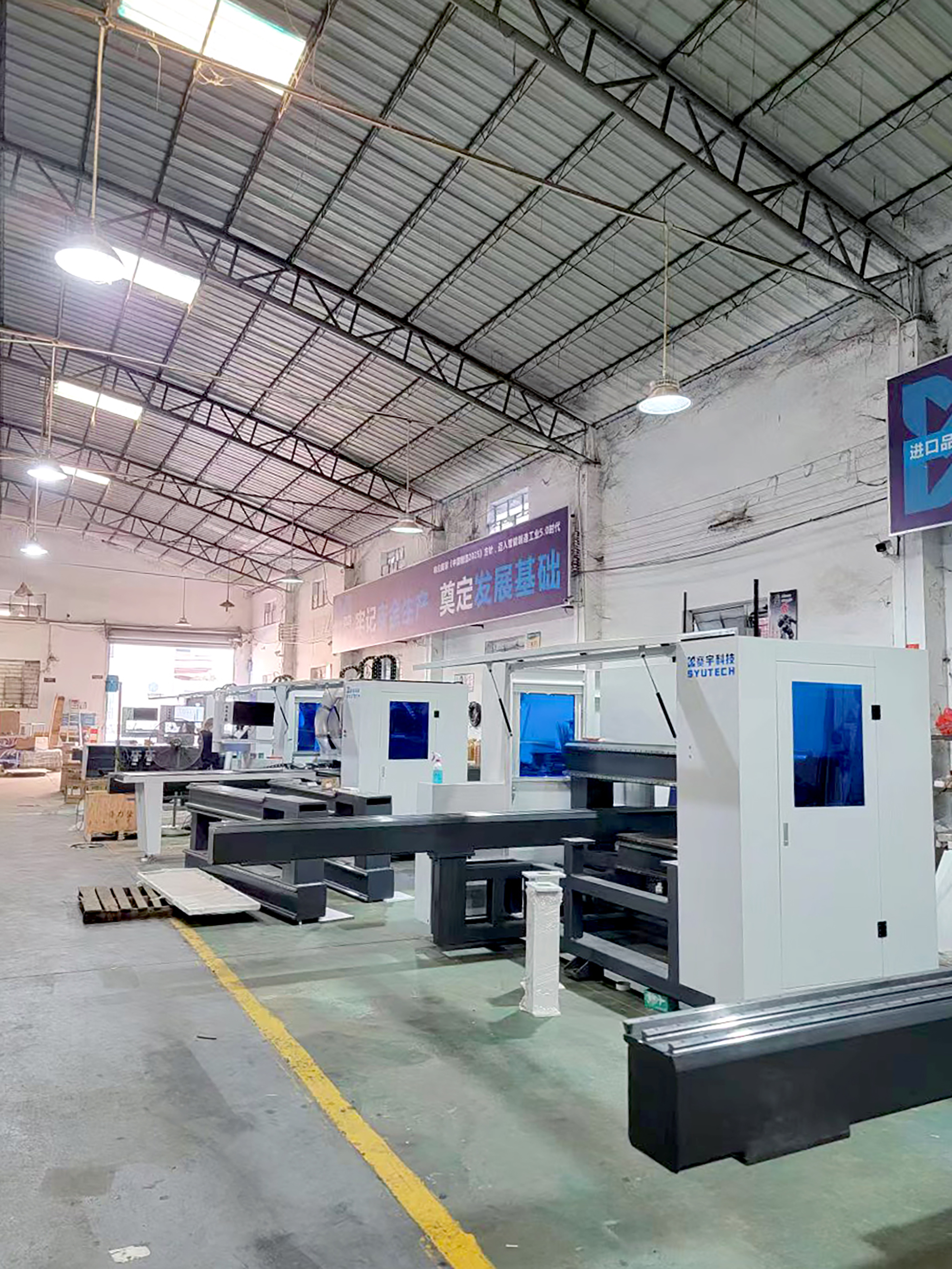 Panel furniture workshop configuration CNC drilling machine workshop with boring stations arranged for panel furniture production