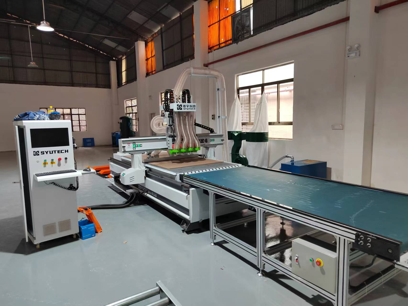 Kenyan client factory using SYUTECH CNC router machine