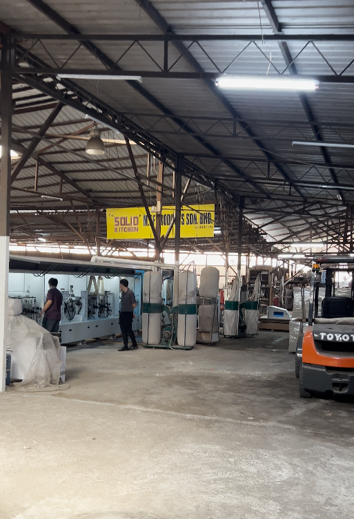 SYUTECH edge banding machine in Romanian client factory