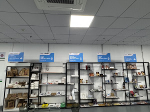 Single-pass printer sample display area