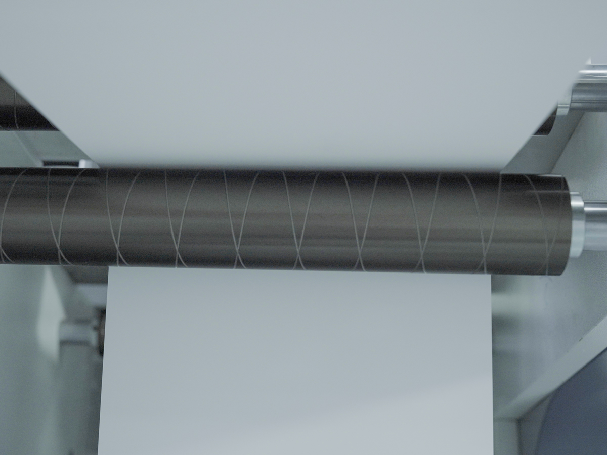 Multiple high-precision aluminum alloy anodized flattening shafts ensure the flatness of the material surface, thereby protecting the safe operation of the printhead.