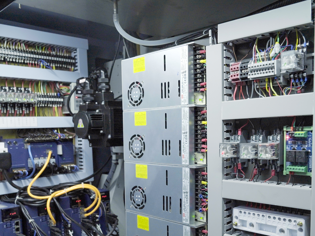 Industrial-grade circuit control systems ensure the efficient, safe, and stable operation of multiple modules and functions of the equipment.