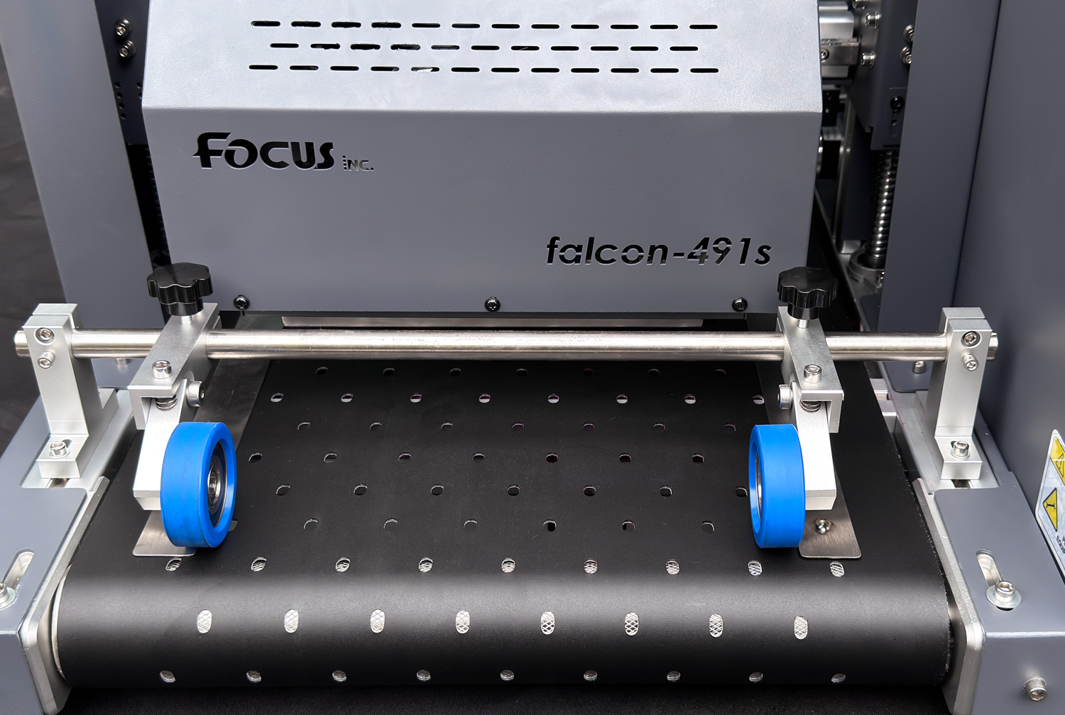 The design of two front elastic pressure paper sun gears enables easy integration of printing materials with the next production process
