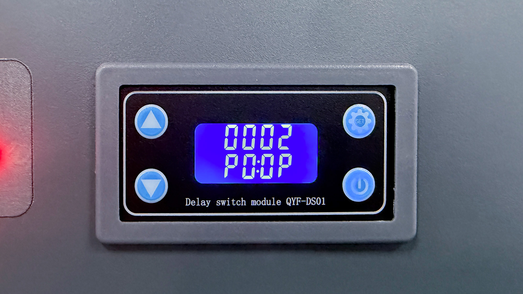 The adjustable parameters and intermittent white ink stirring and circulation function can effectively prevent white ink sedimentation and improve white ink printing density.