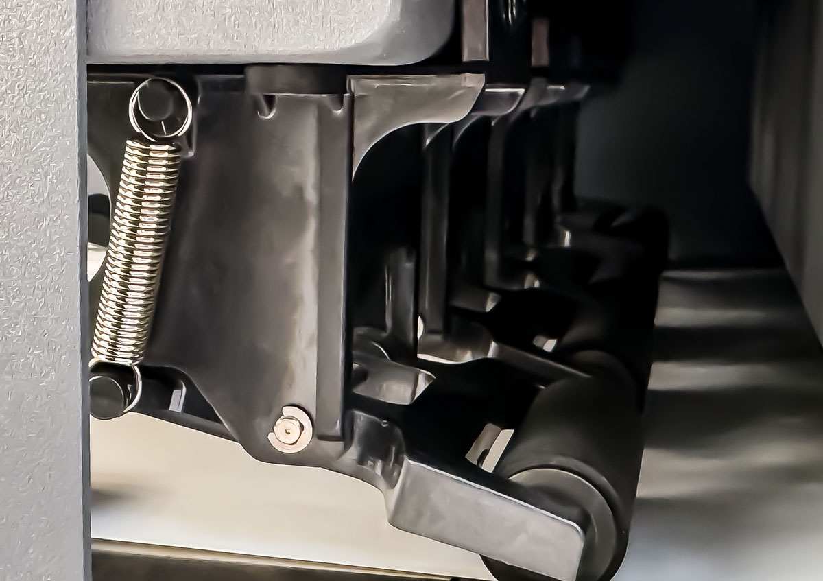 Multi  pinch feed roller to make paper feeding stable and faster