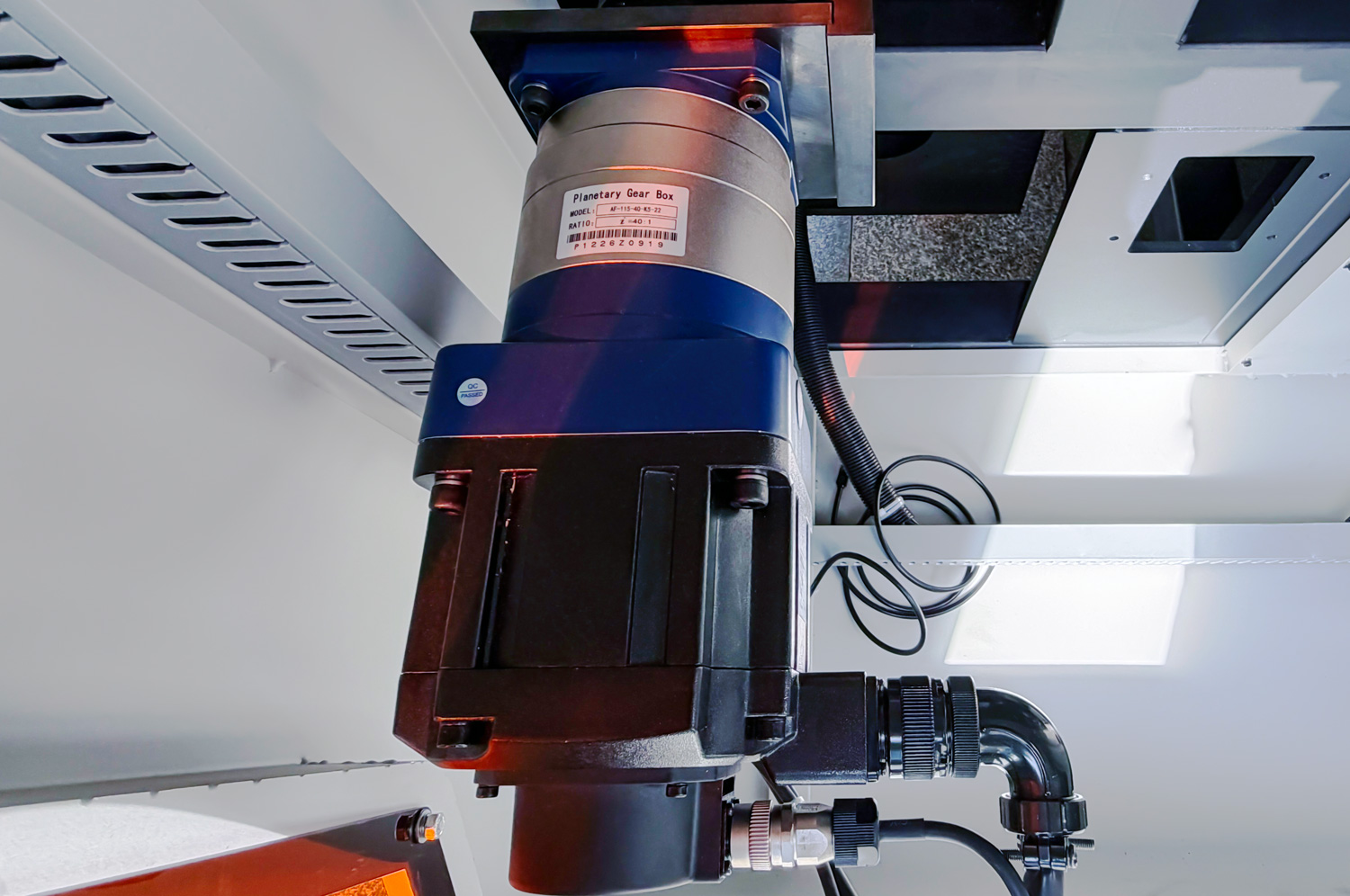 High-precision AC servo motors ensure the accurate and stable operation of equipment.