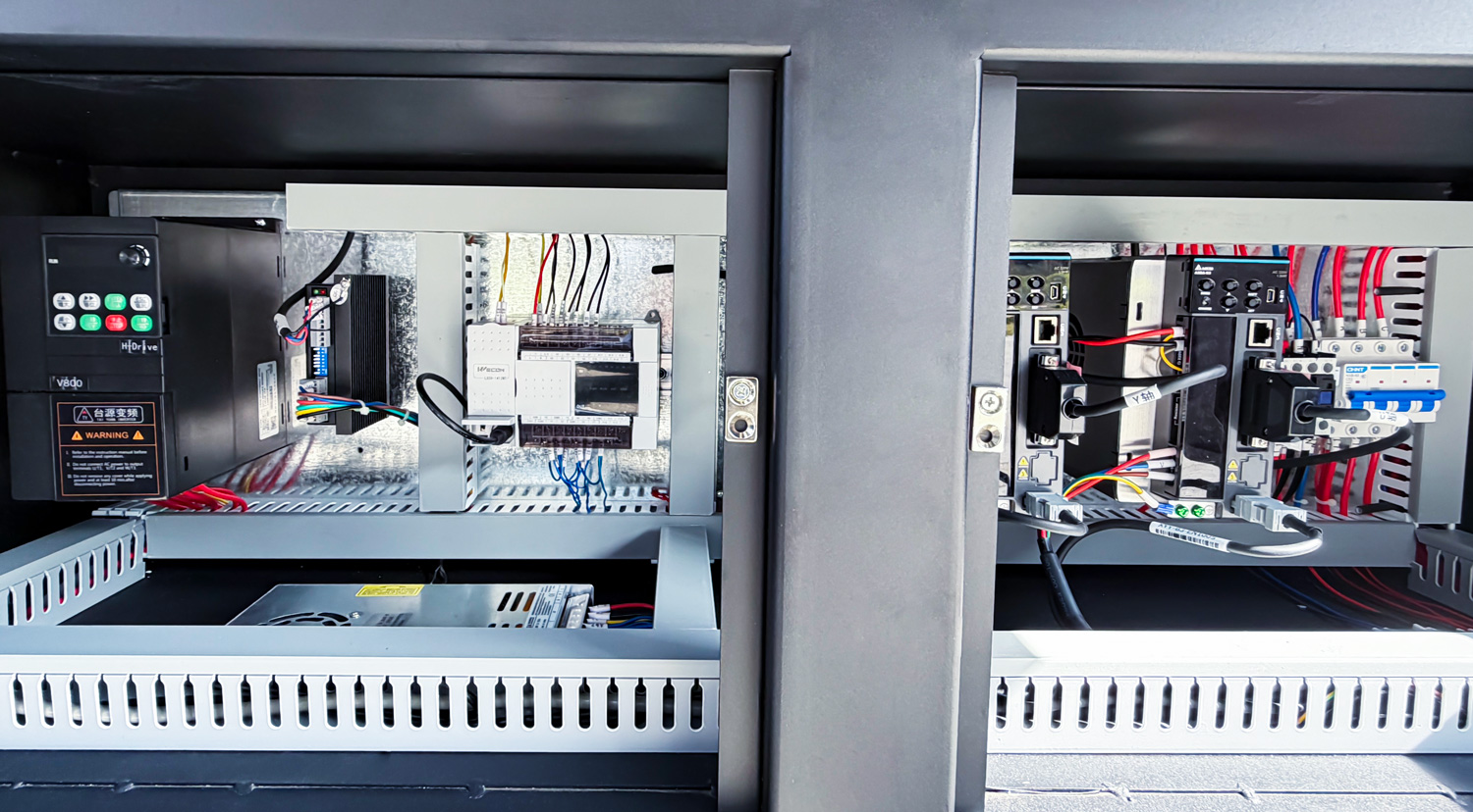 PLC-based industrial high-performance circuit control systems ensure the safe and stable operation of equipment.