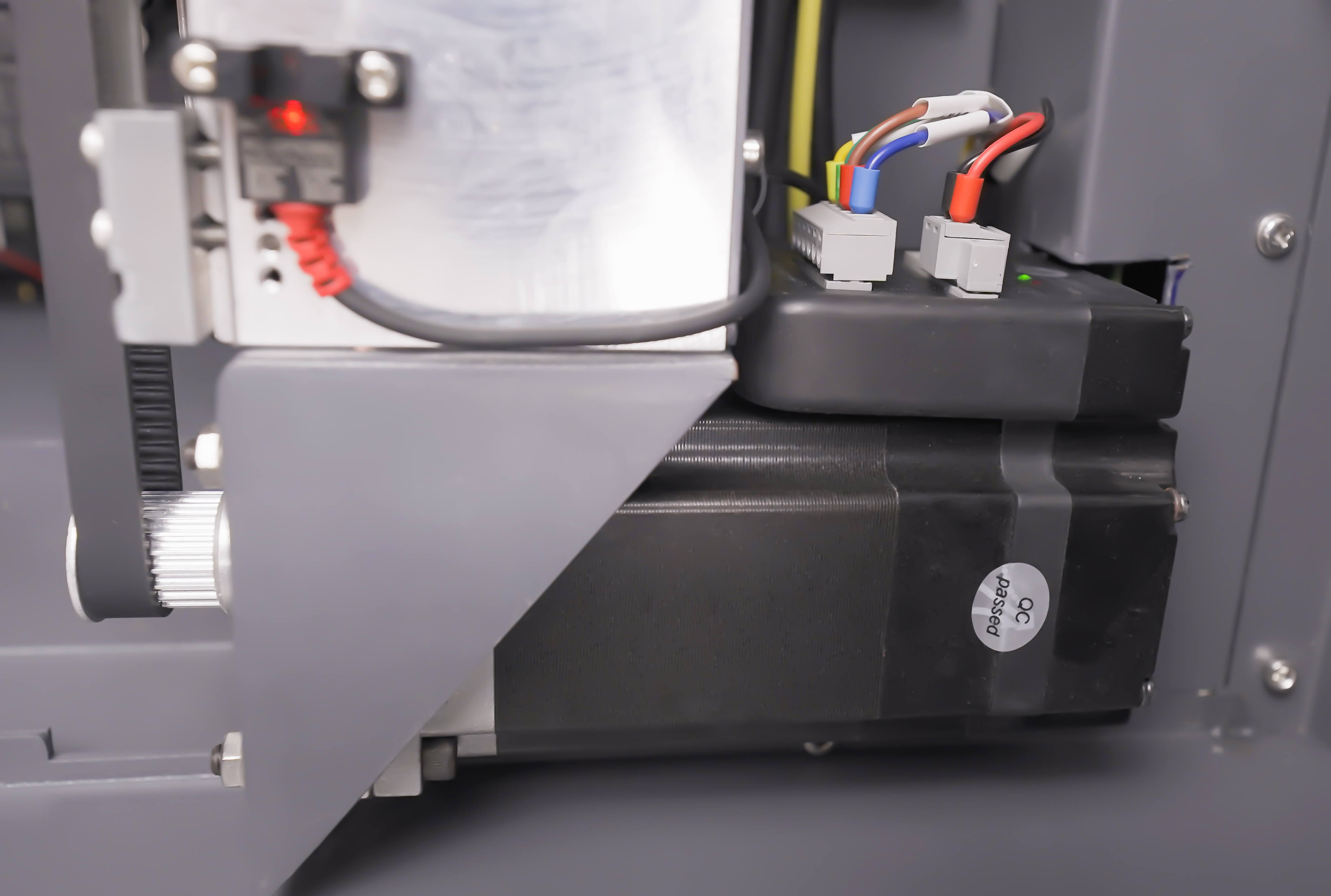 Servo motor drive printing greatly improves the unidirectional and bidirectional printing accuracy