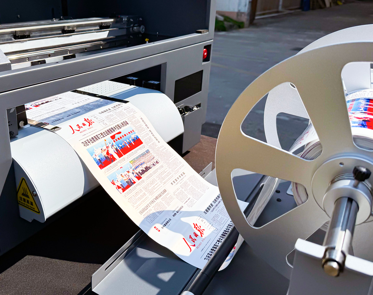 The built-in material tension automatic adjustment function allows the material to be fed smoothly and positioned accurately during printing