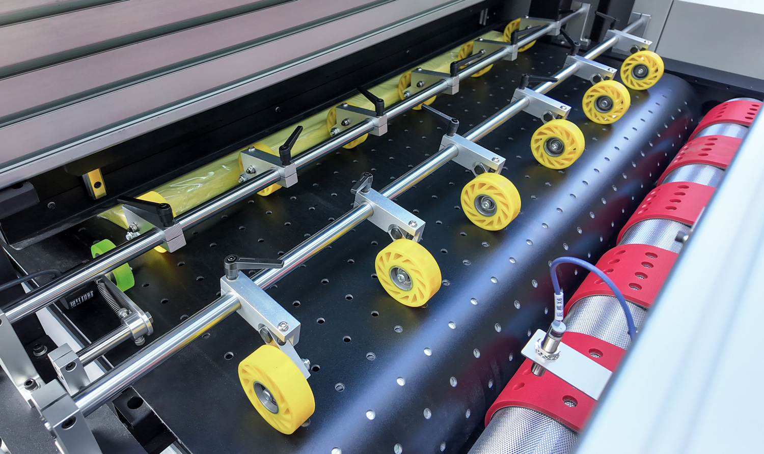single pass printer for express boxes with automatic feeding and paging unit