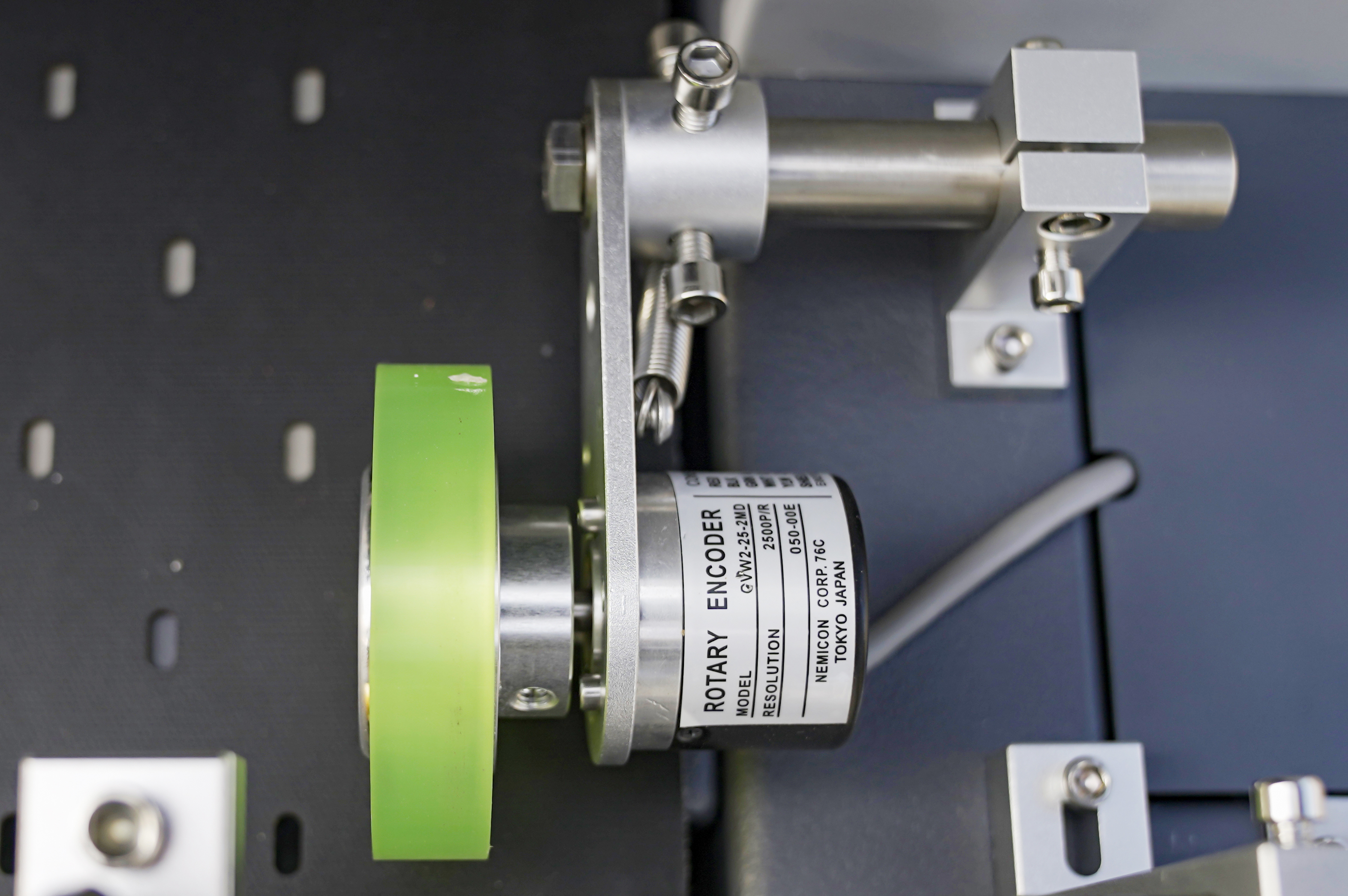 The 2500PIR high-precision meter wheel enables high-precision operation and printing on the Y-axis.